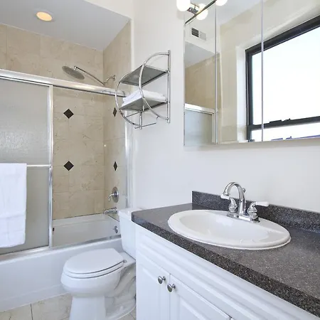 Apartment Four-bedroom On N Halsted Street Apt 3w Chicago