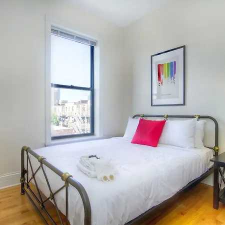 Four-bedroom On N Halsted Street Apt 3w * Chicago