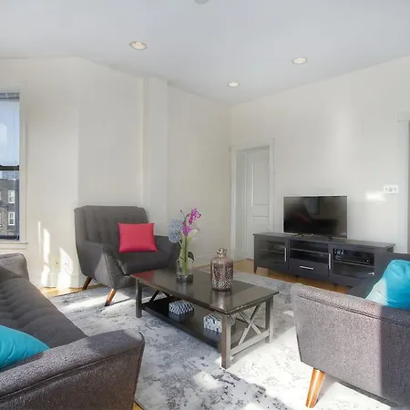 Four-bedroom On N Halsted Street Apt 3w Apartment Chicago