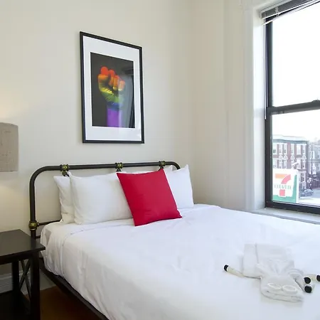 Four-bedroom On N Halsted Street Apt 3w * Chicago