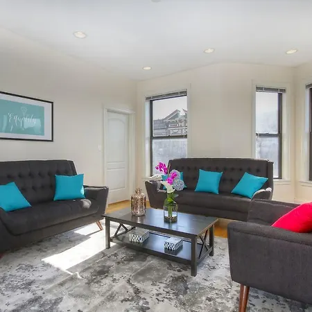 Four-bedroom On N Halsted Street Apt 3w