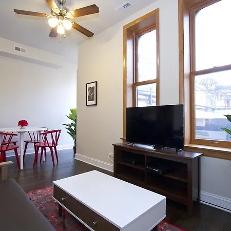 One-bedroom On W Armitage Avenue Apt A Apartment