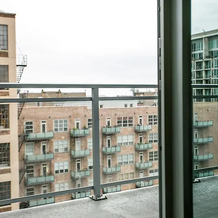 Royal Living Group Union Station Apartment Chicago
