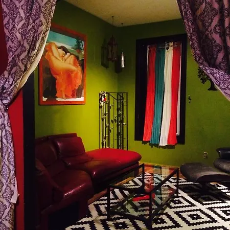 Homestay Pilsen Roadhouse Chicago