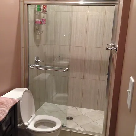 Peaceful & Private Getaway Apartment Chicago