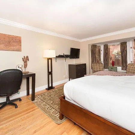 Studio On E Bellevue Place Apt Ga Apartment *