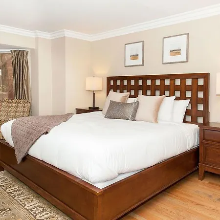 Apartment Studio On E Bellevue Place Apt Ga