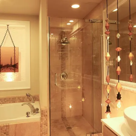 Apartment Unique Designer In Ukrainian Village