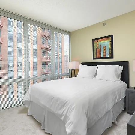 Global Luxury Suites At The Loop Apartment