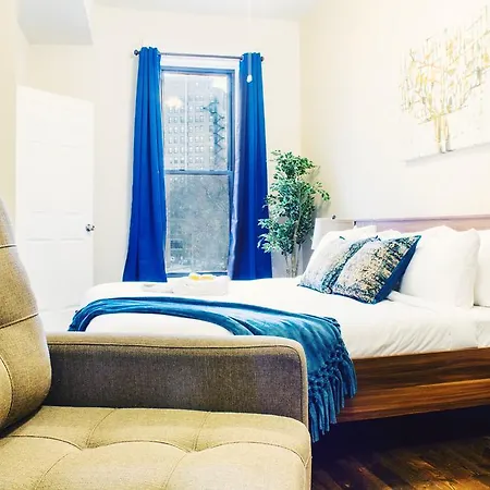 Aparthotel Sonder — Lincoln Park Zoo