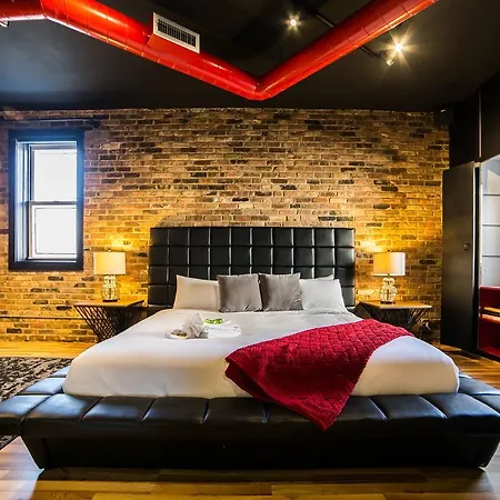Two-bedroom On N Wells Street Apt 2