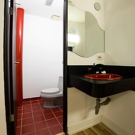 Apartment Two-bedroom On N Wells Street Apt 2