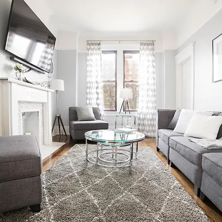 Three-bedroom On S Maryland Avenue Apt 3 Apartment *