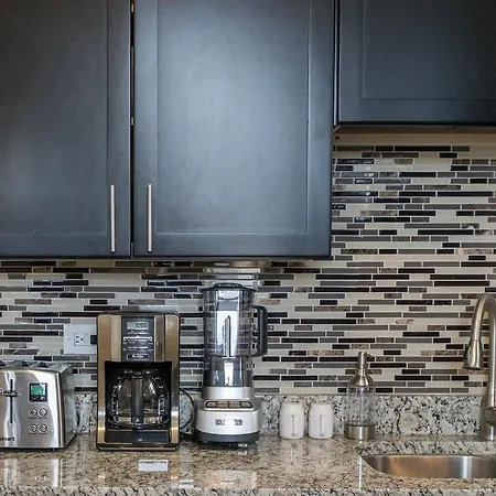 Apartment Three-bedroom On S Maryland Avenue Apt 3 Chicago