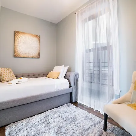 Three-bedroom On S Maryland Avenue Apt 3