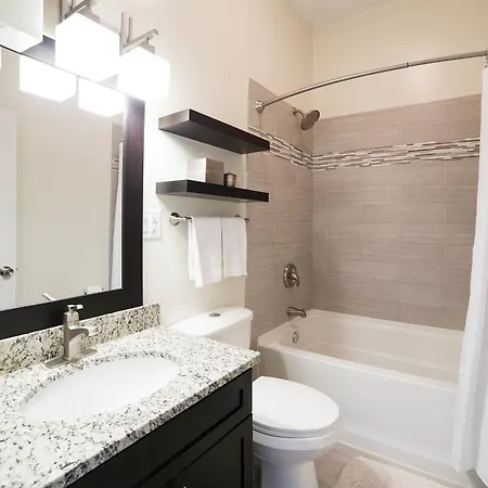 Three-bedroom On S Maryland Avenue Apt 3 * Chicago
