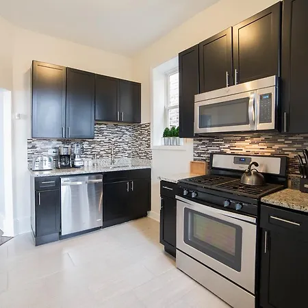 Apartment Three-bedroom On S Maryland Avenue Apt 3