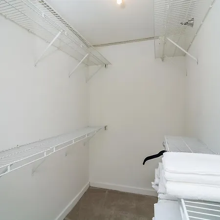 Apartment Furnished Suites Near Navy Pier *
