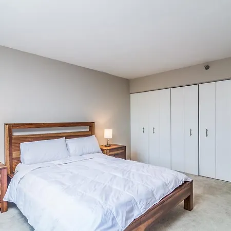 Furnished Suites Near Navy Pier *