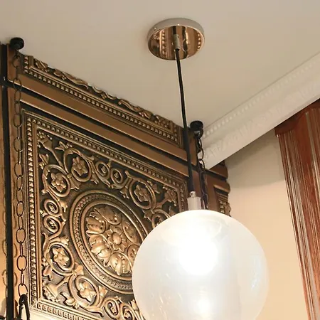 Apartment Unique Designer In Ukrainian Village