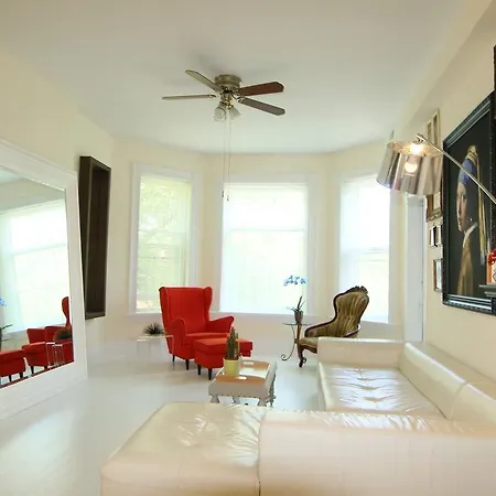 Unique Designer In Ukrainian Village Apartment *