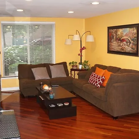 Apartment Cozy 2 Bed 2 Bath In Lincoln Park Chicago