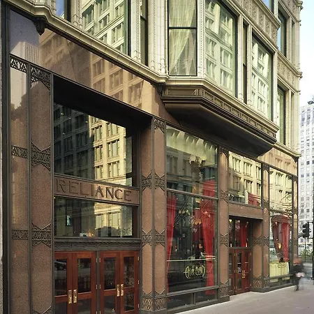 Staypineapple, An Iconic Hotel, The Loop 4* Chicago