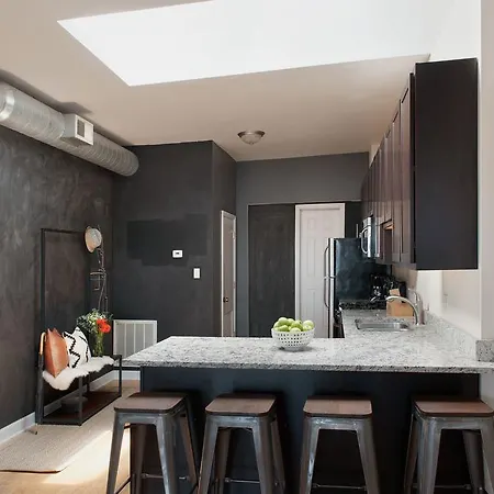 Two-bedroom On N Milwaukee Avenue Apt 4f Ii * Chicago