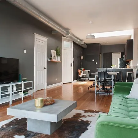 Two-bedroom On N Milwaukee Avenue Apt 4f Ii Apartment Chicago