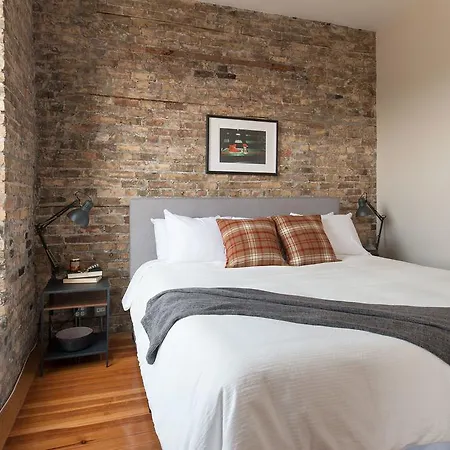 Two-bedroom On N Milwaukee Avenue Apt 4f Ii Apartment *