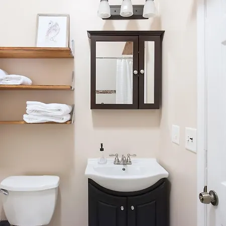 Apartment Two-bedroom On N Milwaukee Avenue Apt 4f Ii