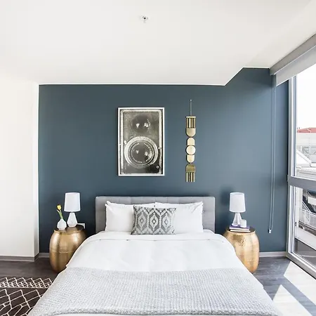 Two-bedroom On N Milwaukee Avenue Apt 407 Apartment Chicago