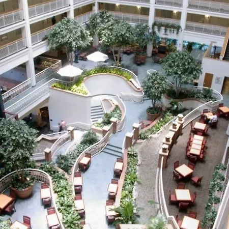 Embassy - Downtown River North Hotel