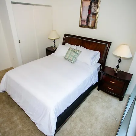 Royal Living Group Union Station Apartment *