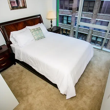 Royal Living Group Union Station Apartment *