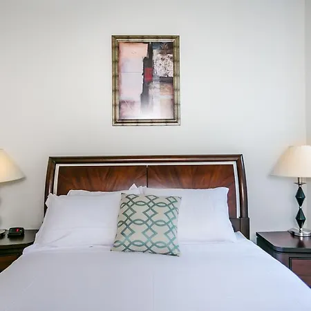 Royal Living Group Union Station Apartment Chicago