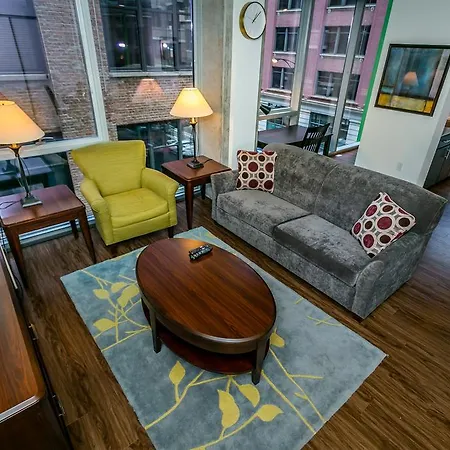 Royal Living Group Union Station Apartment *