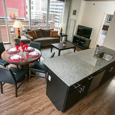 Royal Living Group Union Station Apartment *