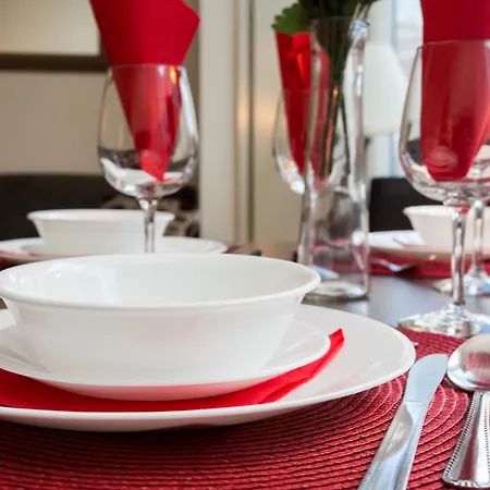 Royal Living Group Union Station Apartment *