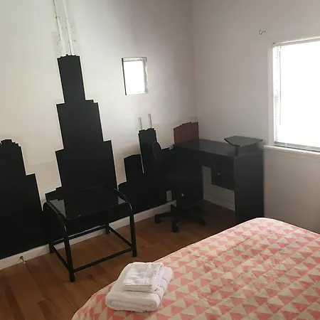 Homestay Hollywood Llc