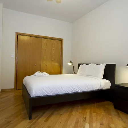 Apartment On N Broadway Street *