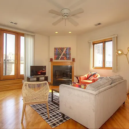 Apartment On N Broadway Street Chicago