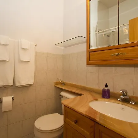 Apartment On N Broadway Street Chicago