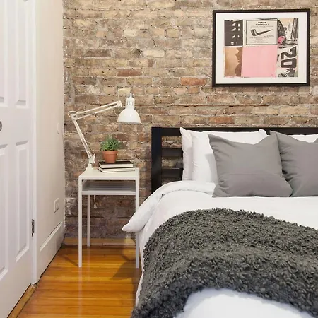 Contemporary Wicker Park Suites By Sonder Aparthotel
