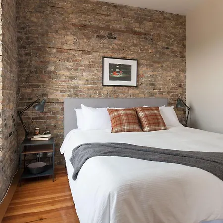Contemporary Wicker Park Suites By Sonder * Chicago
