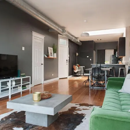 Contemporary Wicker Park Suites By Sonder * Chicago