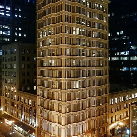Staypineapple, An Iconic Hotel, The Loop 4* Chicago