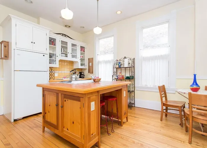 Iklektik House // Cardinal