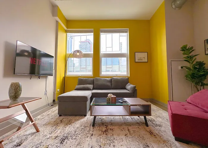 Spacious 2Br In South Loop With Optional Parking, Gym And Patio Near Mccormick Place, Grant Park, Soldier Field & Museum Campus