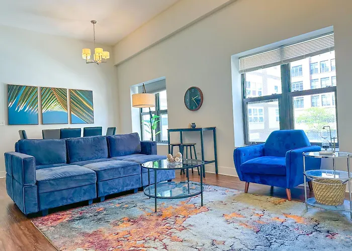 Spacious 3Br 420 Friendly Apartment Near Mccormick Place, Lakefront And Soldier Field